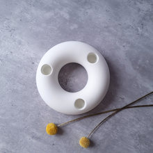 Load image into Gallery viewer, Oslo Doughnut Candle Holder