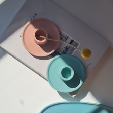 Load image into Gallery viewer, Round Candle Holder