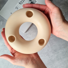 Load image into Gallery viewer, Oslo Doughnut Candle Holder