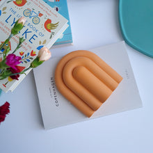 Load image into Gallery viewer, Arched Bookends