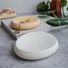 Load image into Gallery viewer, Pebble Dish for Soap and Jewellery