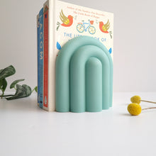 Load image into Gallery viewer, Arched Bookends