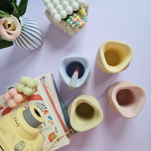 Load image into Gallery viewer, Curvy Ripple Effect Pen Holder