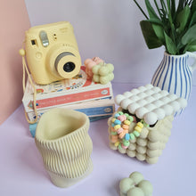 Load image into Gallery viewer, Curvy Ripple Effect Pen Holder