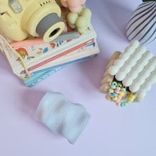 Load image into Gallery viewer, Curvy Ripple Effect Pen Holder