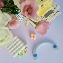 Load image into Gallery viewer, Pastel Arched Candlestick Holder