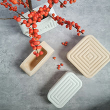 Load image into Gallery viewer, Set of 2 Textured Vases