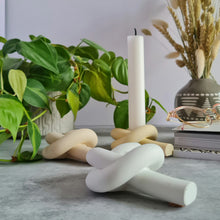 Load image into Gallery viewer, Knot Candlestick Holder