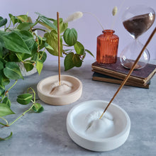 Load image into Gallery viewer, Lips Incense Holder