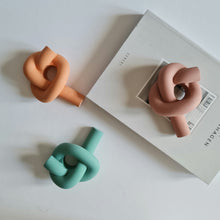 Load image into Gallery viewer, Copenhagen Knot Candle Holder