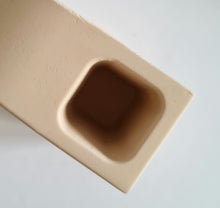 Load image into Gallery viewer, D Shape Vase