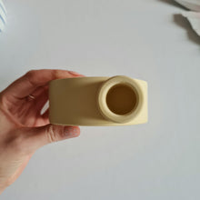 Load image into Gallery viewer, Round Candle Holder