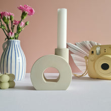 Load image into Gallery viewer, Round Candle Holder