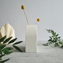 Load image into Gallery viewer, D Shape Vase