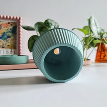 Load image into Gallery viewer, Small planter with drainage