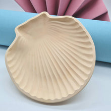 Load image into Gallery viewer, Pastel Shell Bowl
